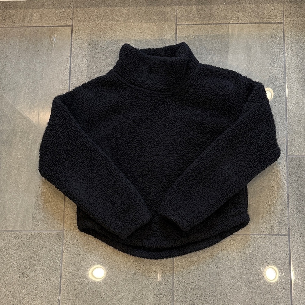 All in Motion Black Fleece Crop Sweatshirt